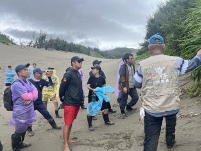 林業及自然保育署屏東分署 、滿州鄉公所 、保安警察第七總隊第八大隊 、屏東縣政府消防局 第四大隊、國家中山科學研究院等機關會同剛才社區及相關環境保育團體共同凈灘5